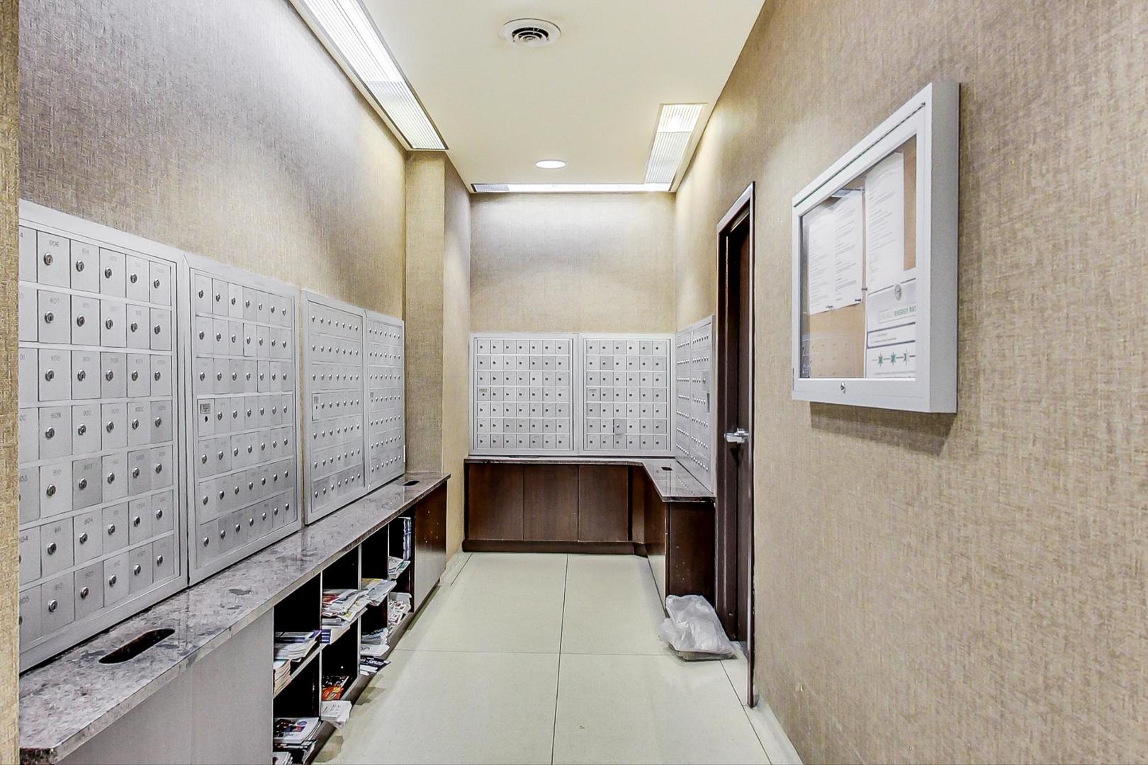 1636 N Wells Street Unit: 912
