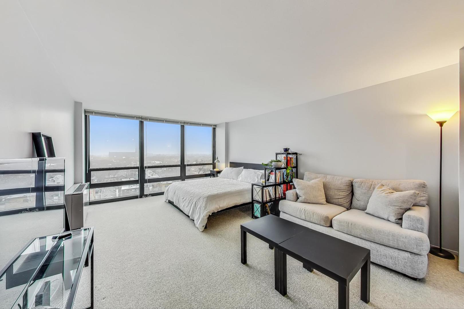 1636 N Wells Street Unit: 912