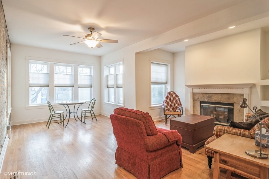 3912 W BYRON Street Unit: 1