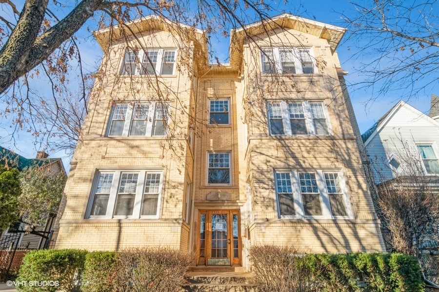 3912 W BYRON Street Unit: 1