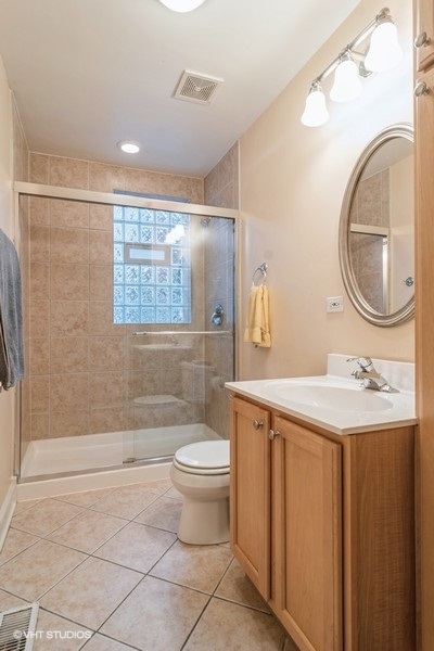 3912 W BYRON Street Unit: 1
