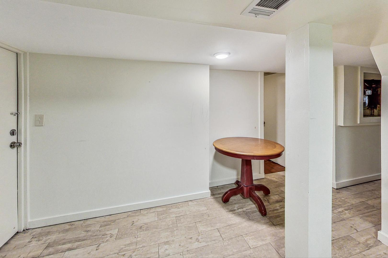 2628 N Troy Street