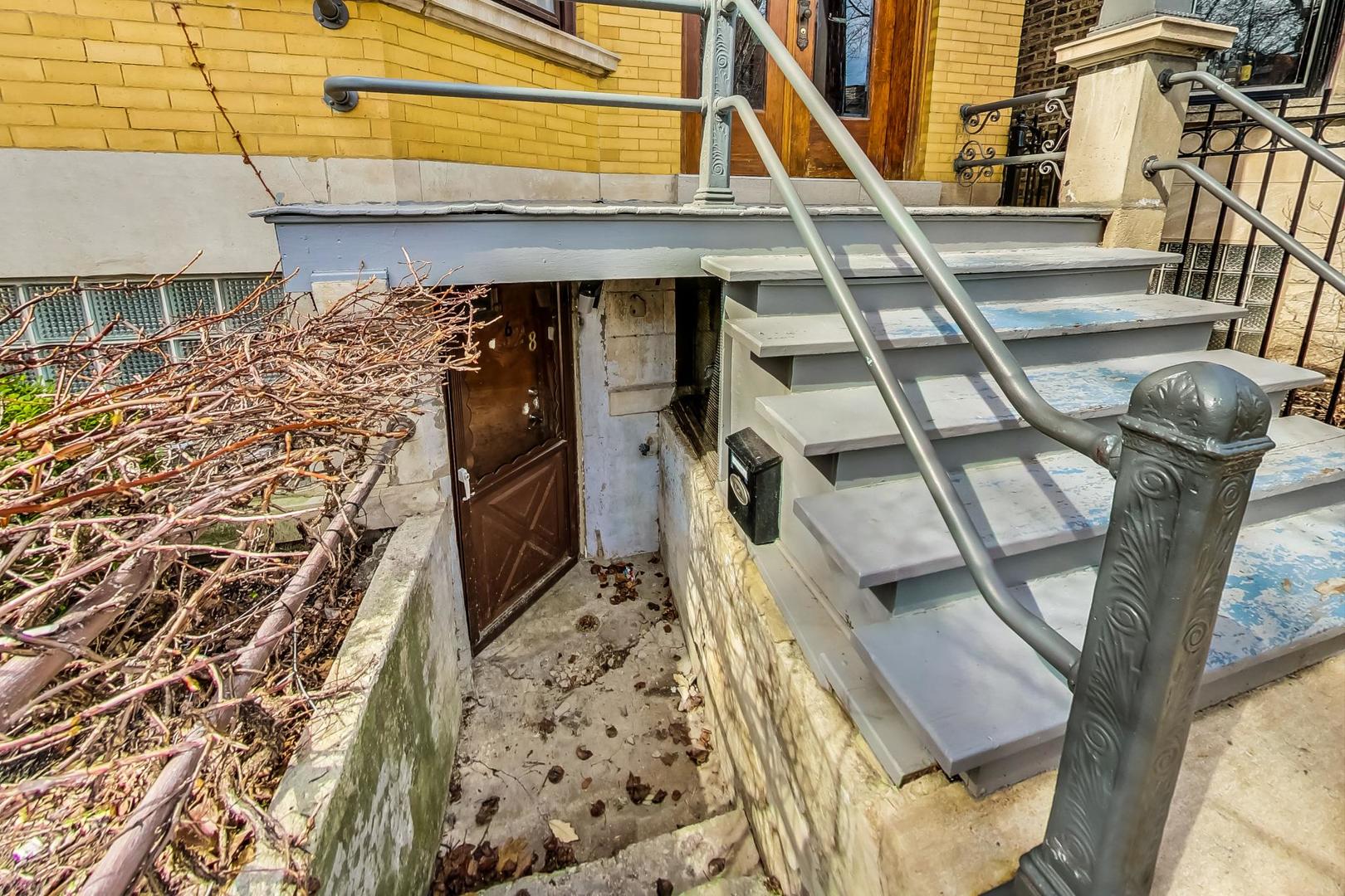 2628 N Troy Street
