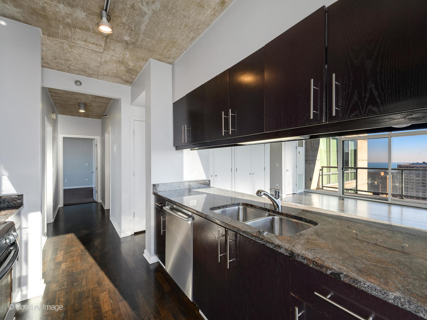 611 S Wells Street Unit: 2907