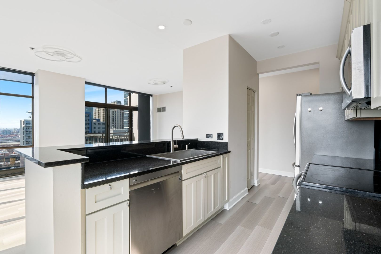 1322 S Prairie Avenue Unit: 1901