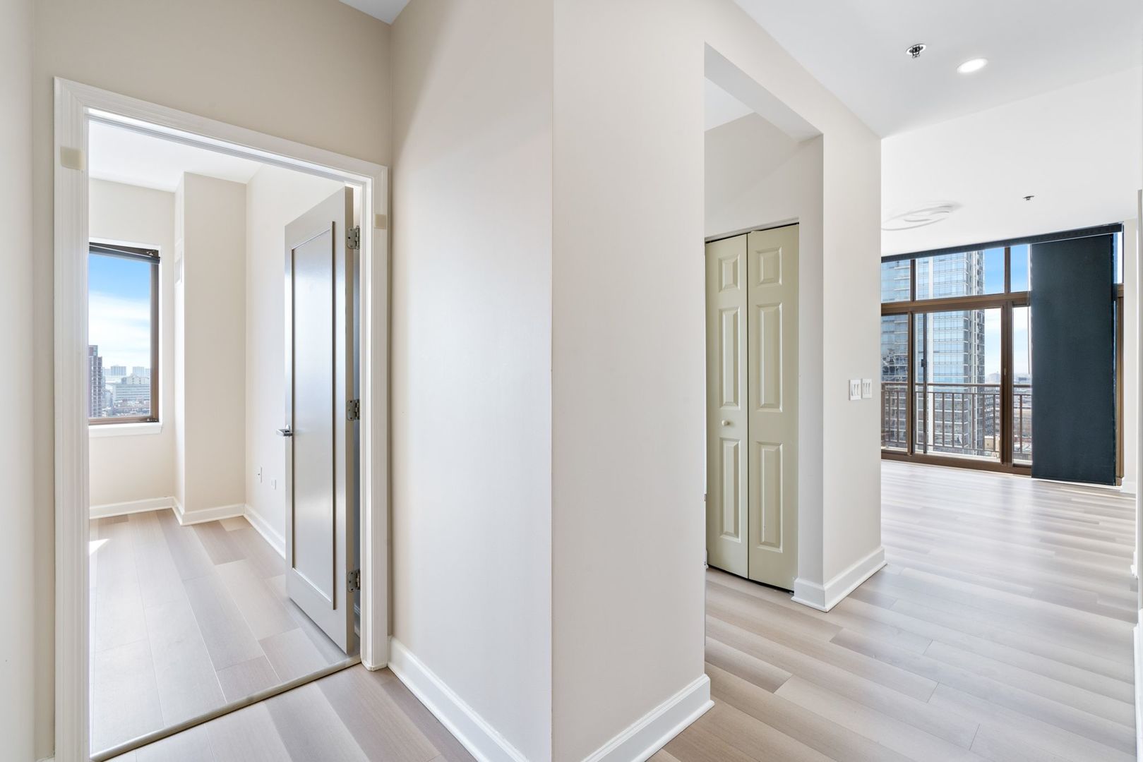 1322 S Prairie Avenue Unit: 1901