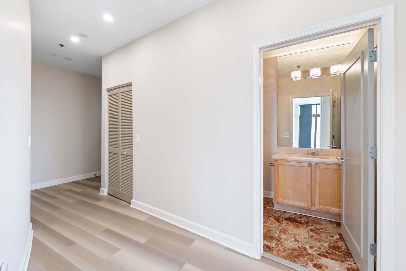 1322 S Prairie Avenue Unit: 1901