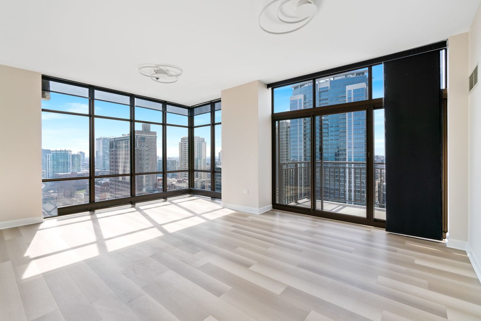 1322 S Prairie Avenue Unit: 1901