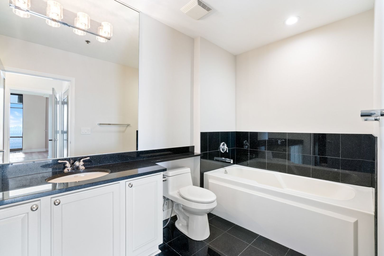1322 S Prairie Avenue Unit: 1901