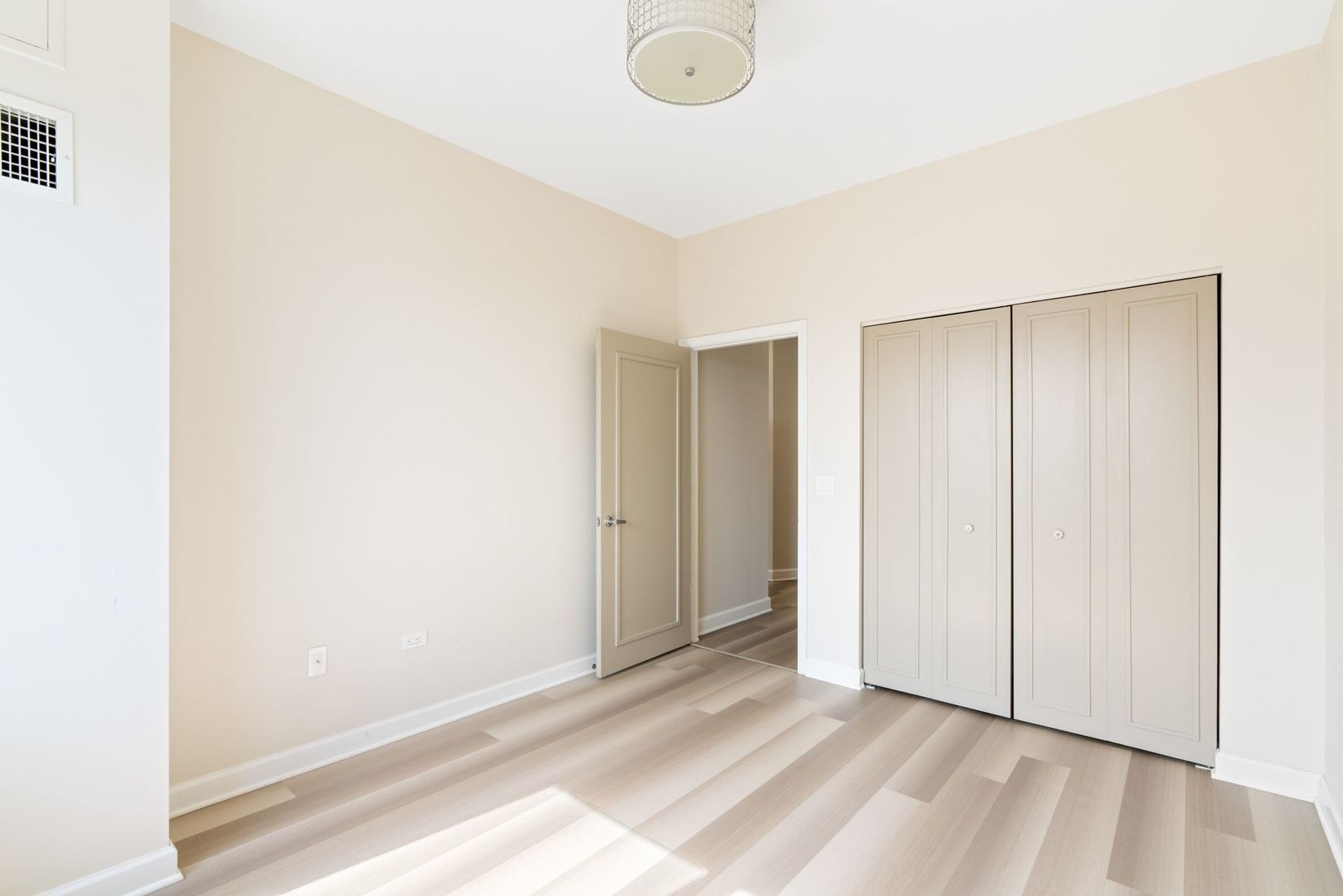 1322 S Prairie Avenue Unit: 1901