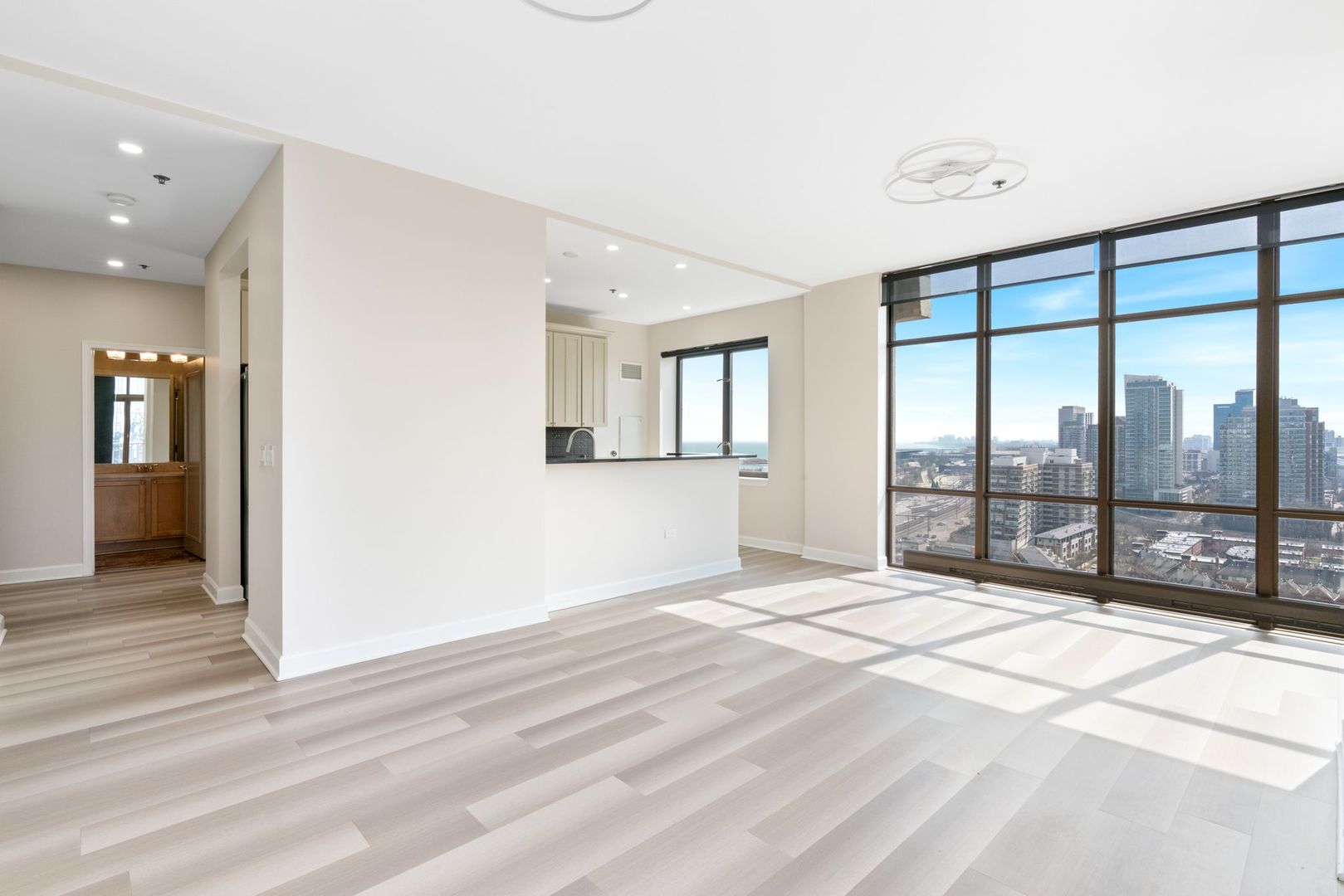 1322 S Prairie Avenue Unit: 1901