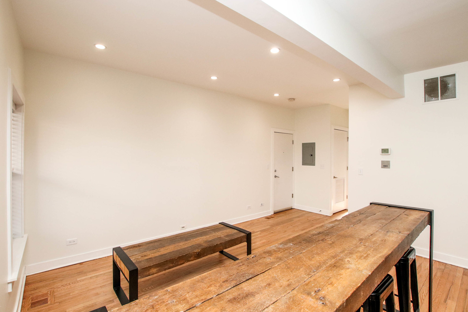 1504 W Roscoe Street Unit: 1W