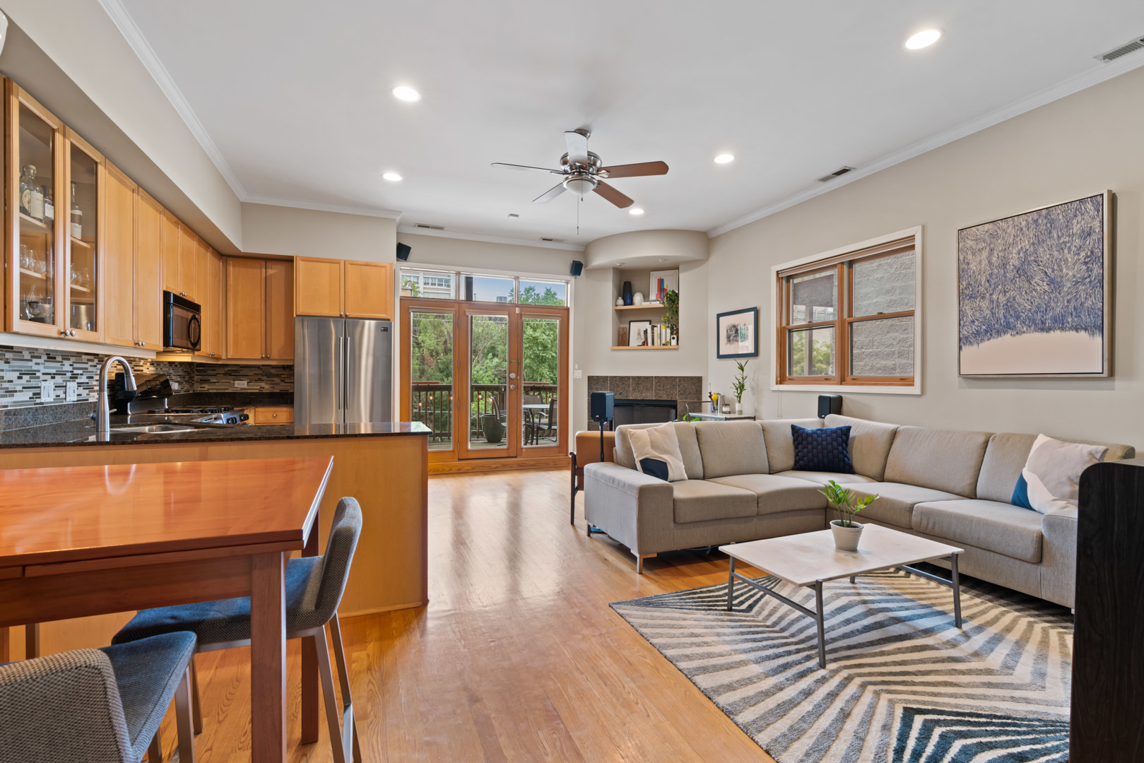 1339 N MOHAWK Street Unit: 2S