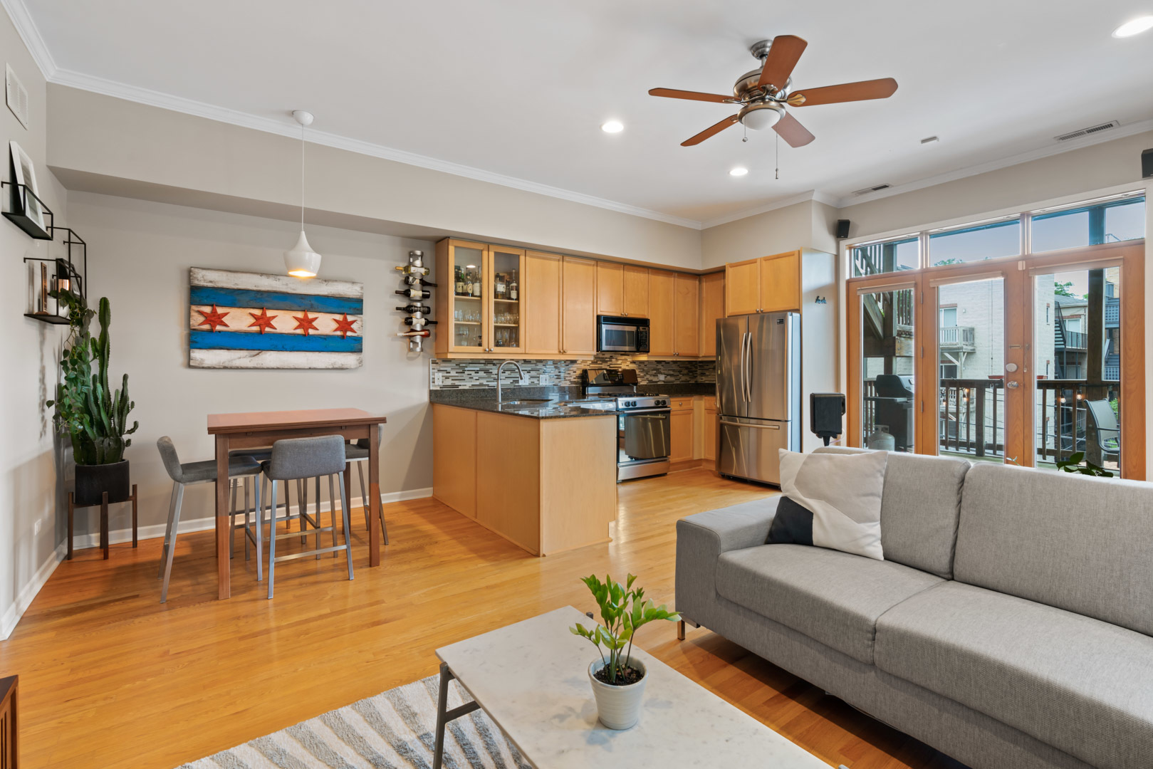 1339 N MOHAWK Street Unit: 2S