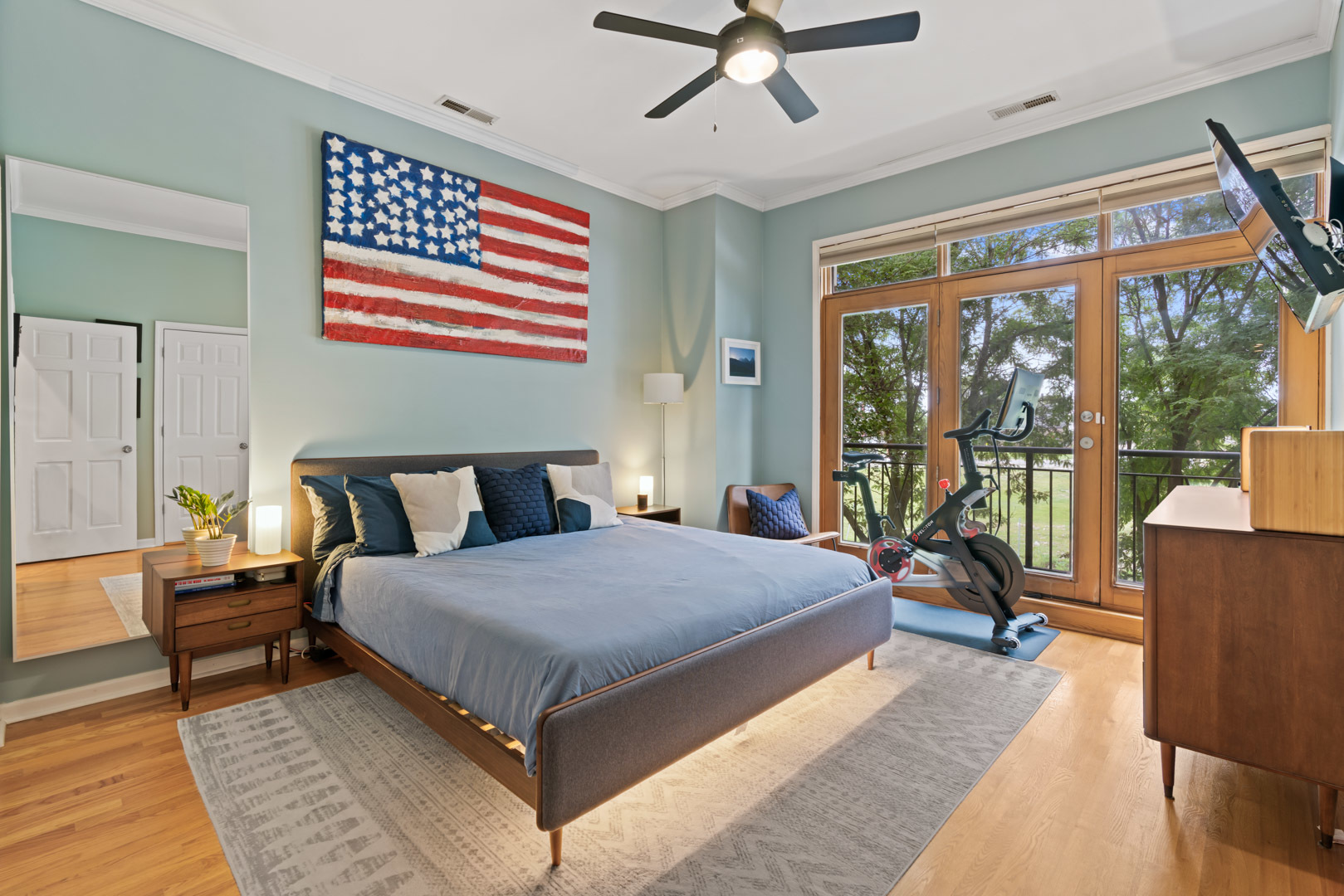 1339 N MOHAWK Street Unit: 2S