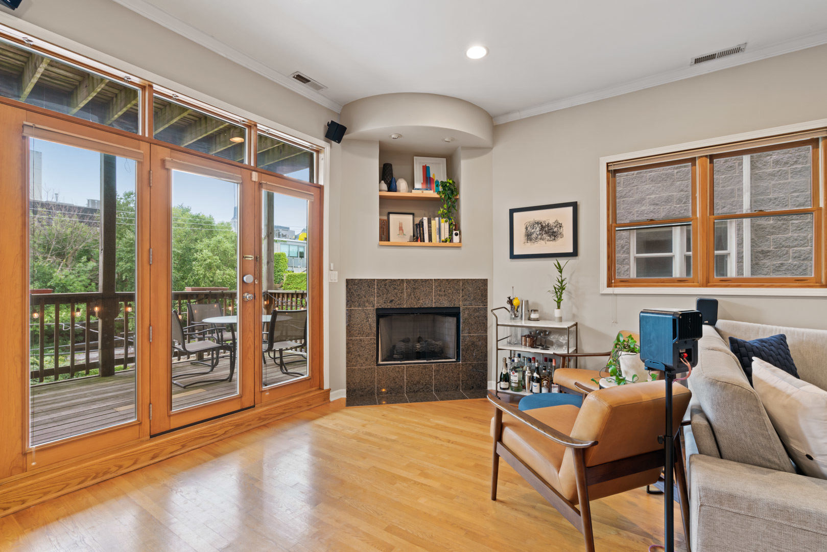 1339 N MOHAWK Street Unit: 2S