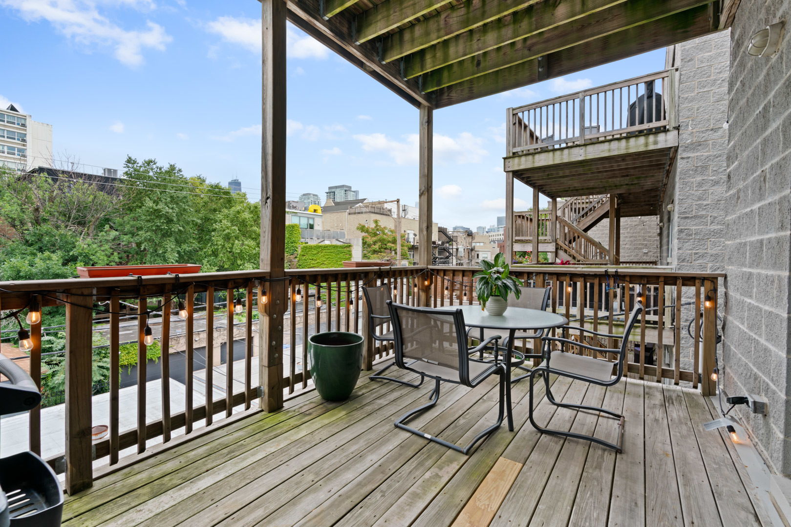 1339 N MOHAWK Street Unit: 2S