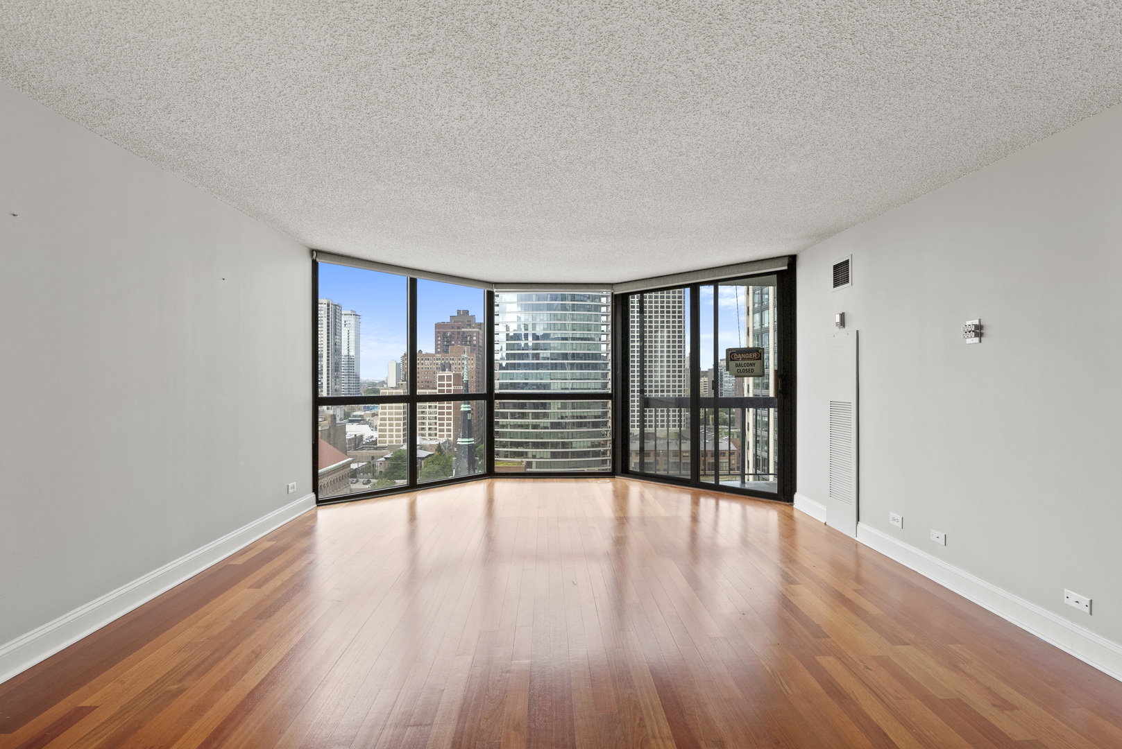 33 W Delaware Place Unit: 17H