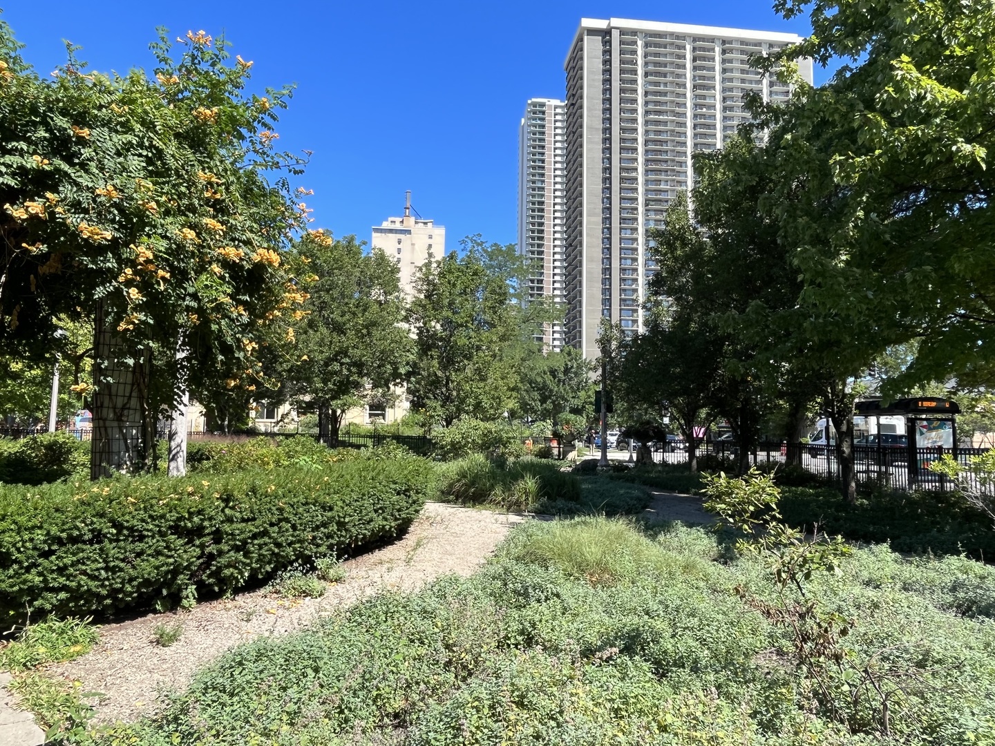 5901 N Sheridan Road Unit: 13F