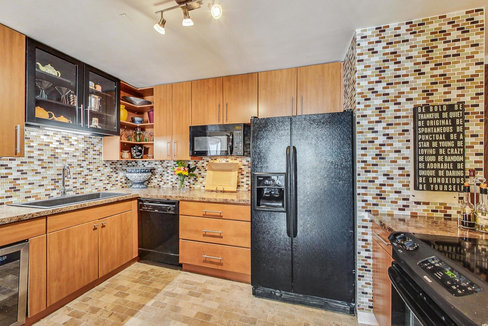 5901 N Sheridan Road Unit: 13F