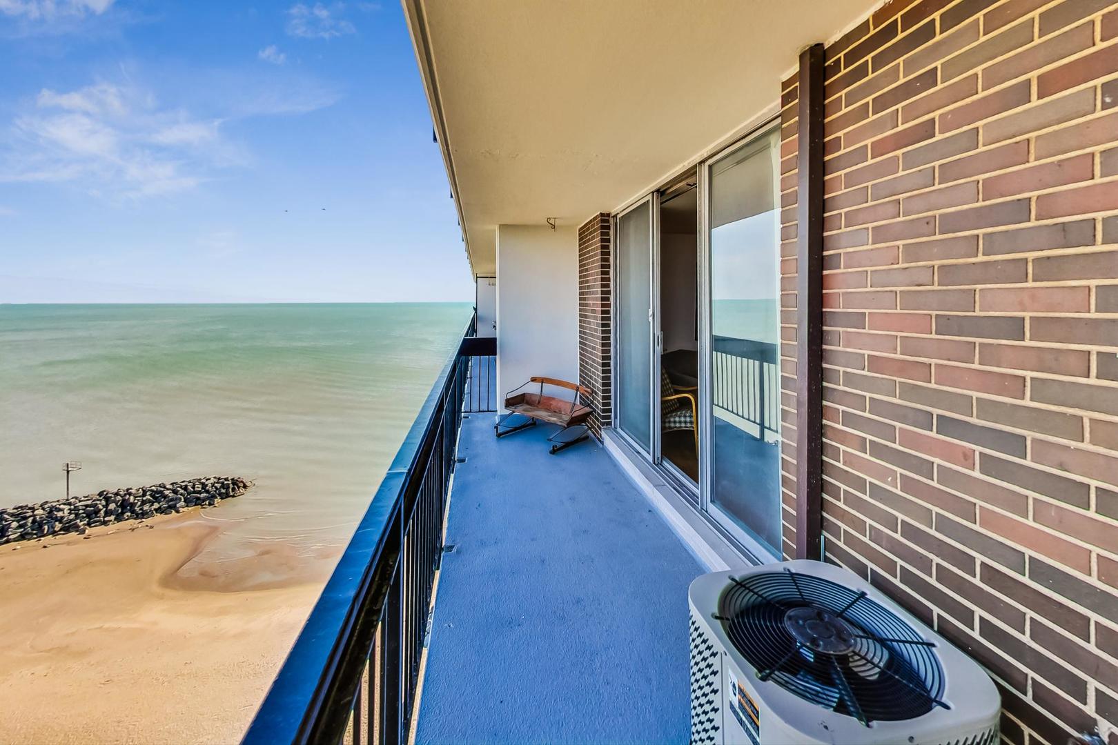 5901 N Sheridan Road Unit: 13F