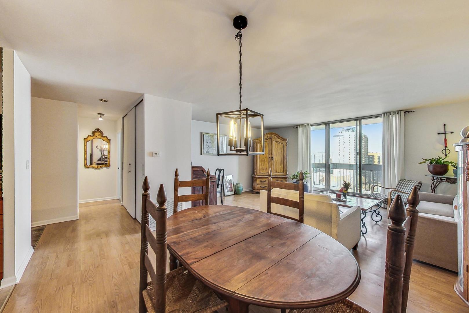 5901 N Sheridan Road Unit: 13F