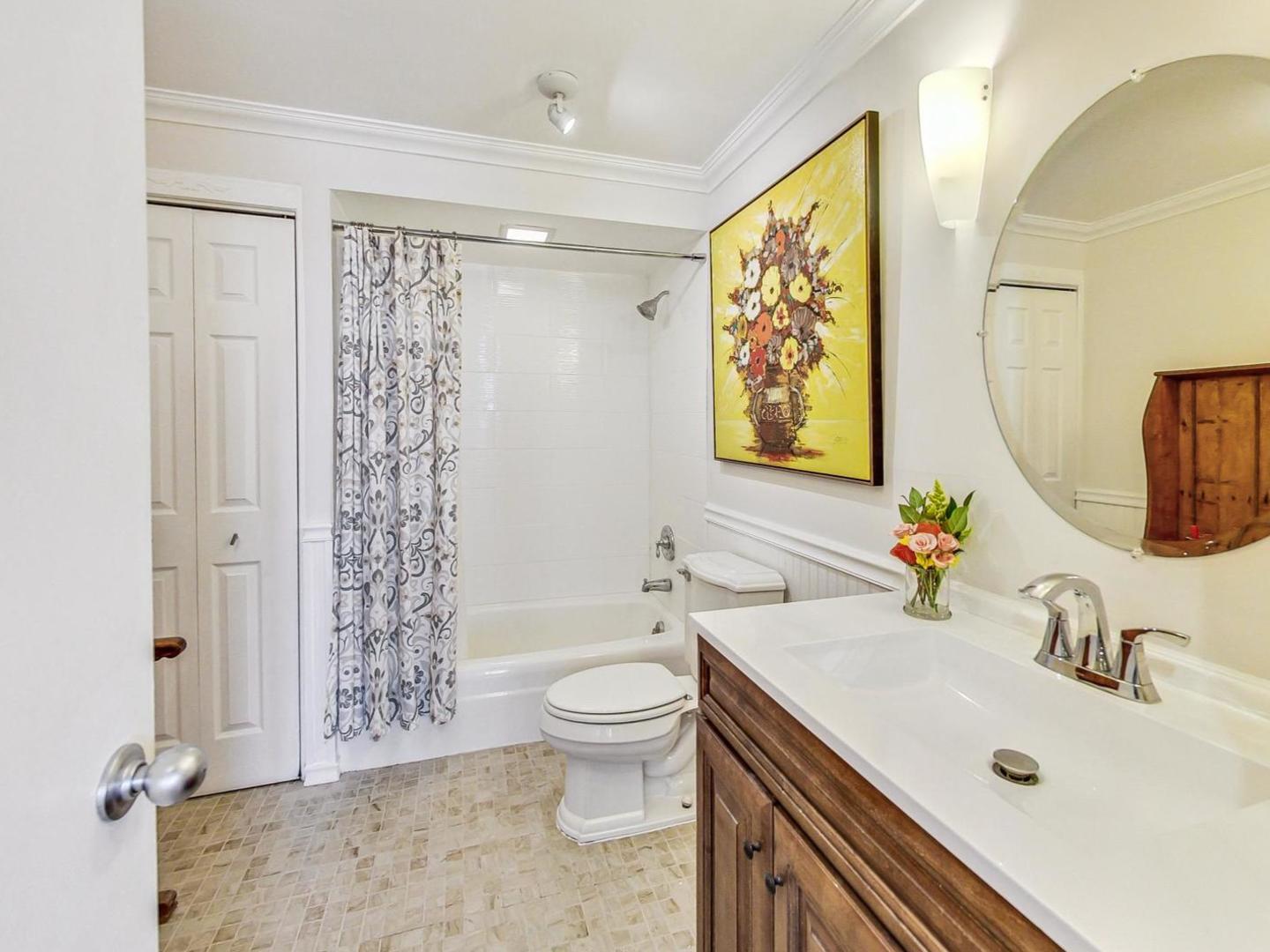 5901 N Sheridan Road Unit: 13F