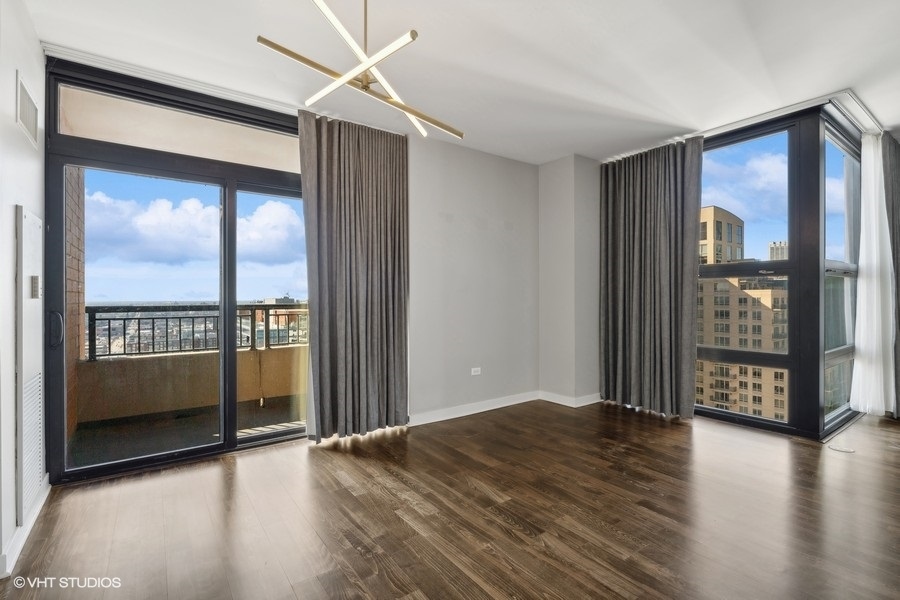 1160 S MICHIGAN Avenue Unit: 3105
