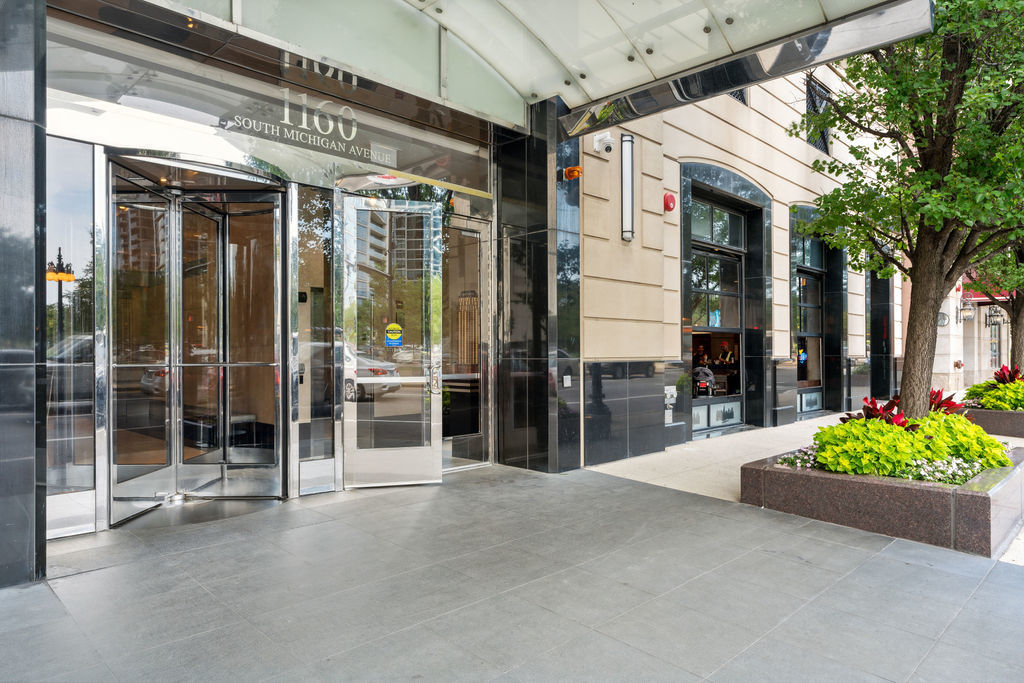 1160 S MICHIGAN Avenue Unit: 3105