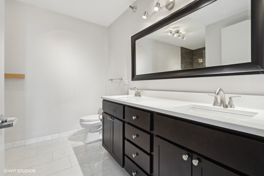 1160 S MICHIGAN Avenue Unit: 3105