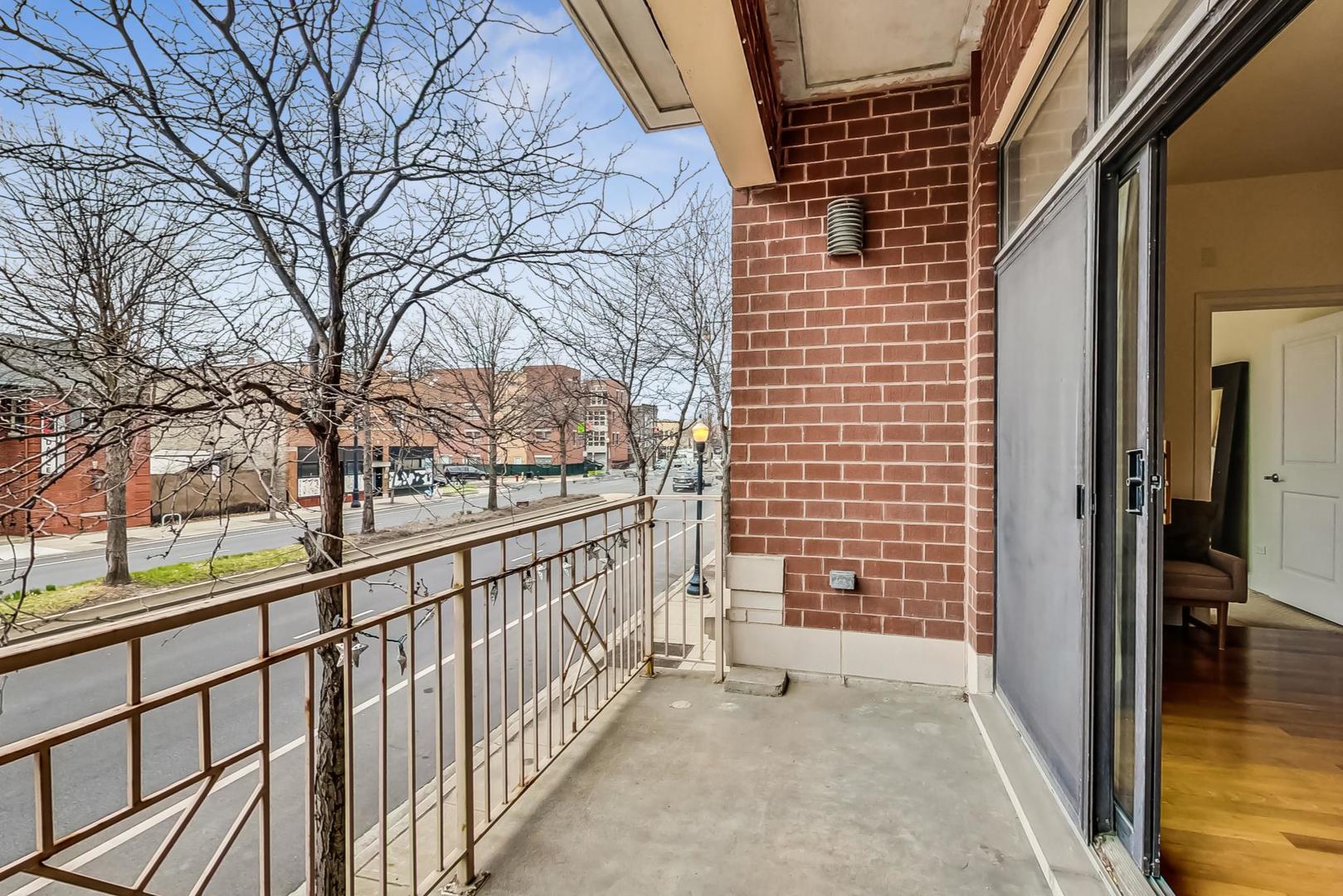 3300 W IRVING PARK Road Unit: G2