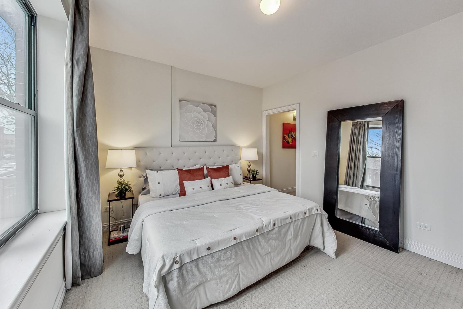 3300 W IRVING PARK Road Unit: G2
