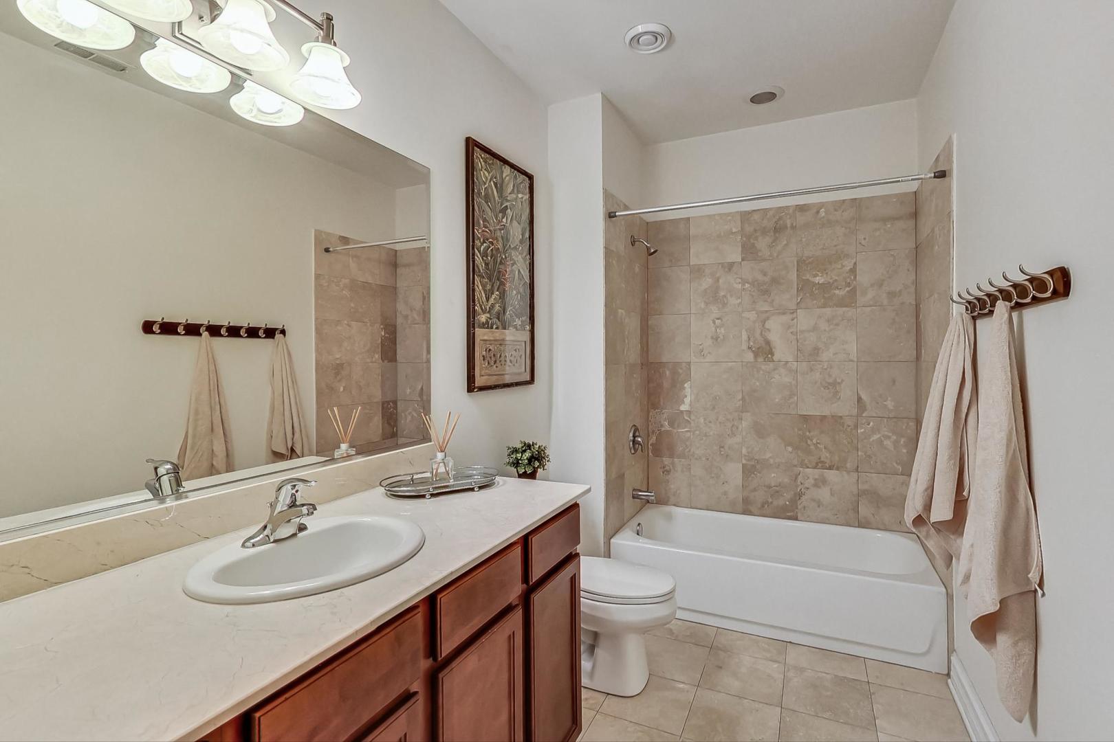 3300 W IRVING PARK Road Unit: G2