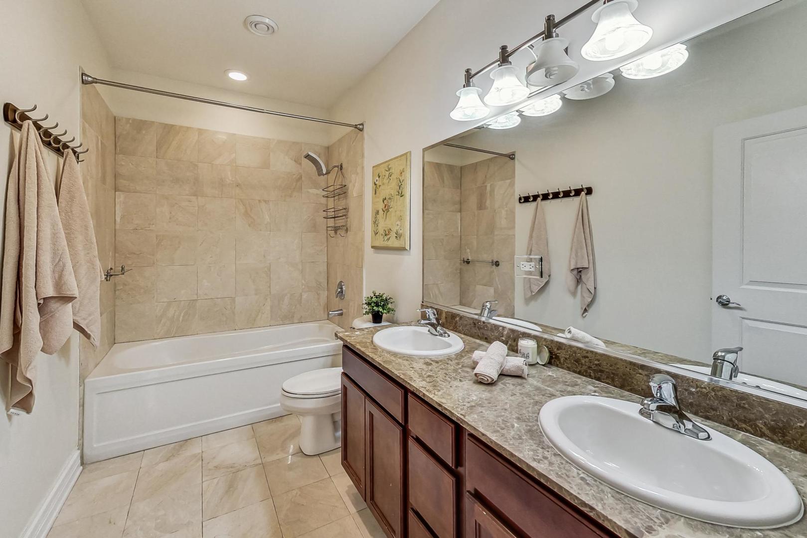 3300 W IRVING PARK Road Unit: G2