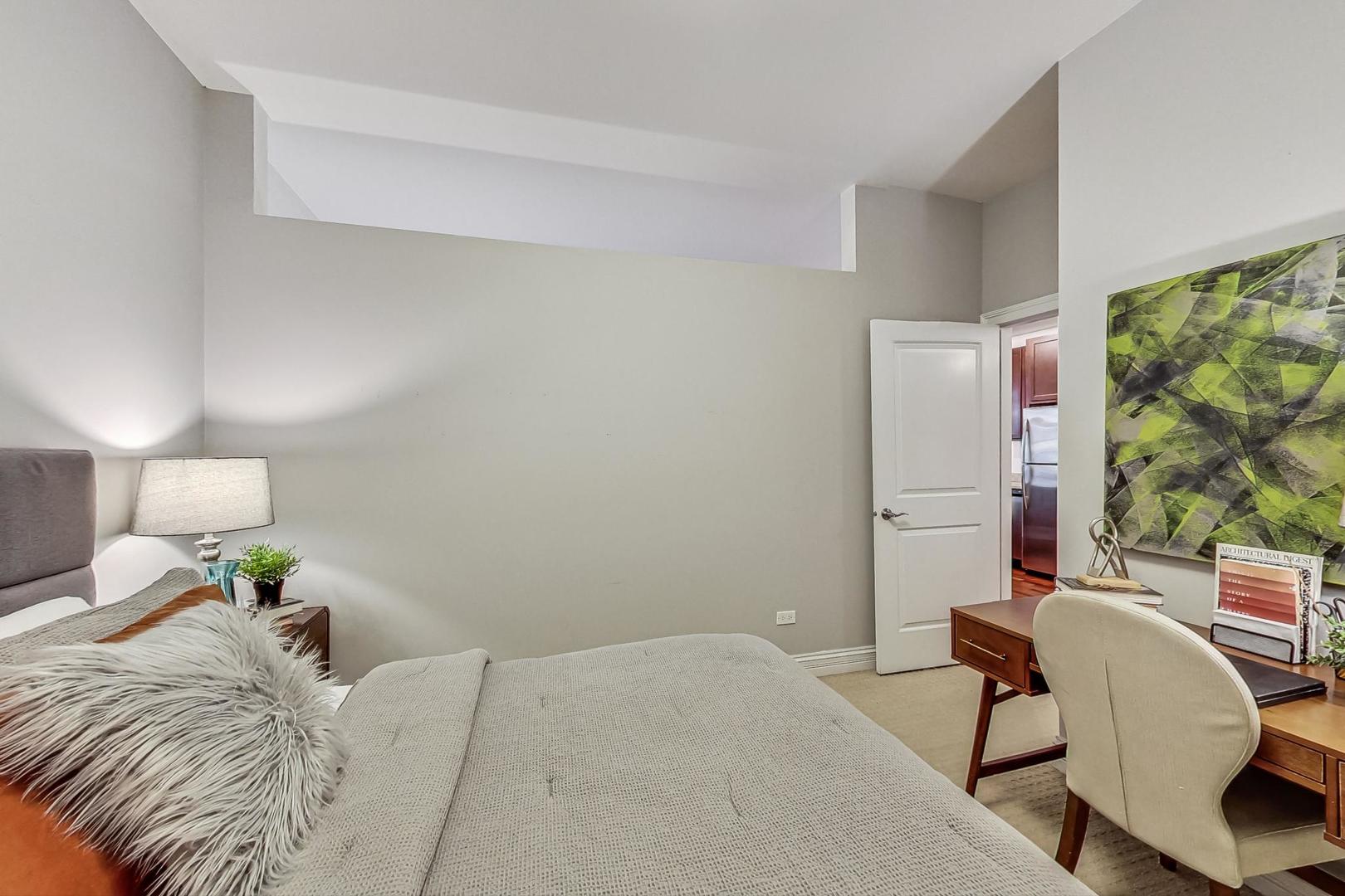 3300 W IRVING PARK Road Unit: G2
