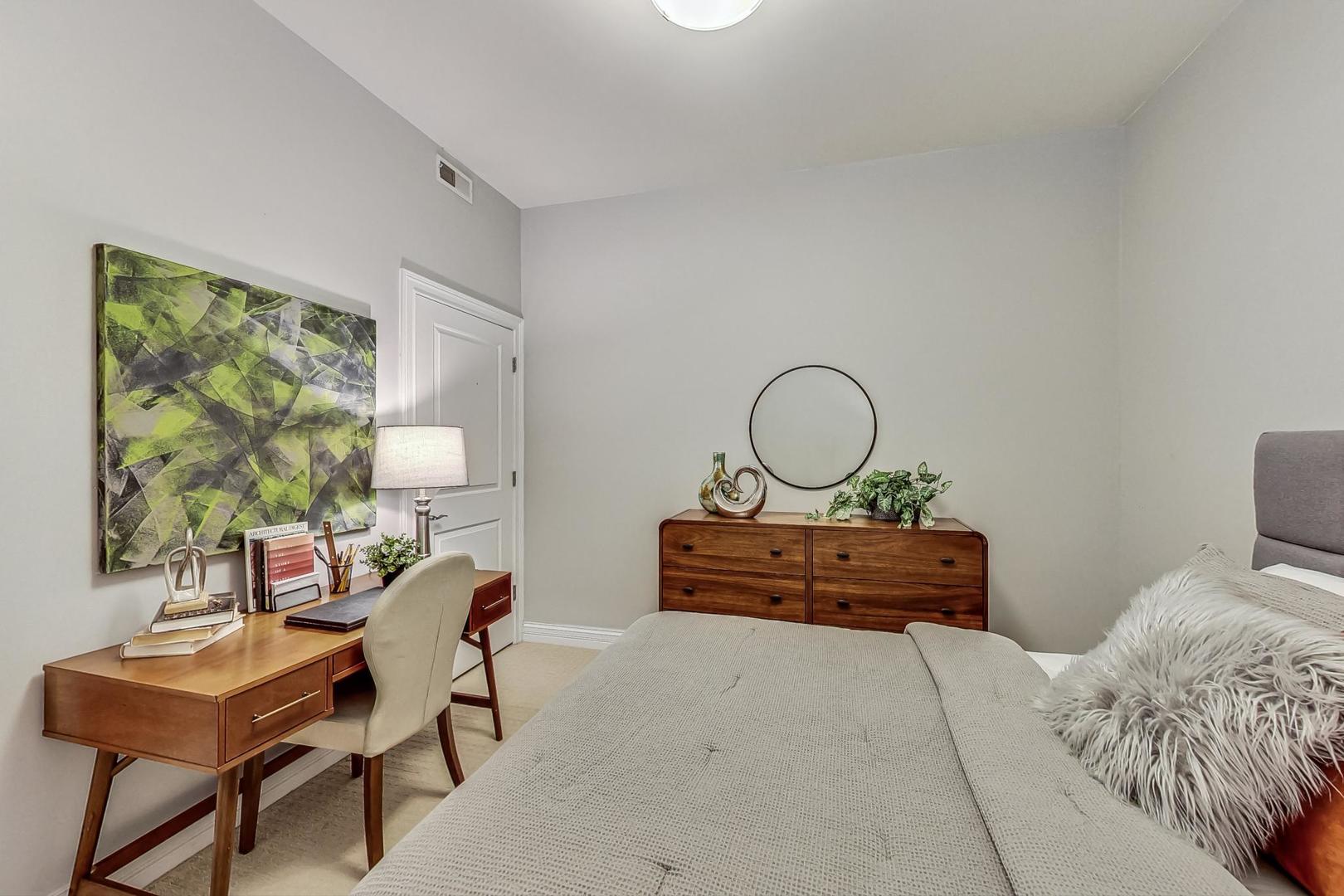 3300 W IRVING PARK Road Unit: G2