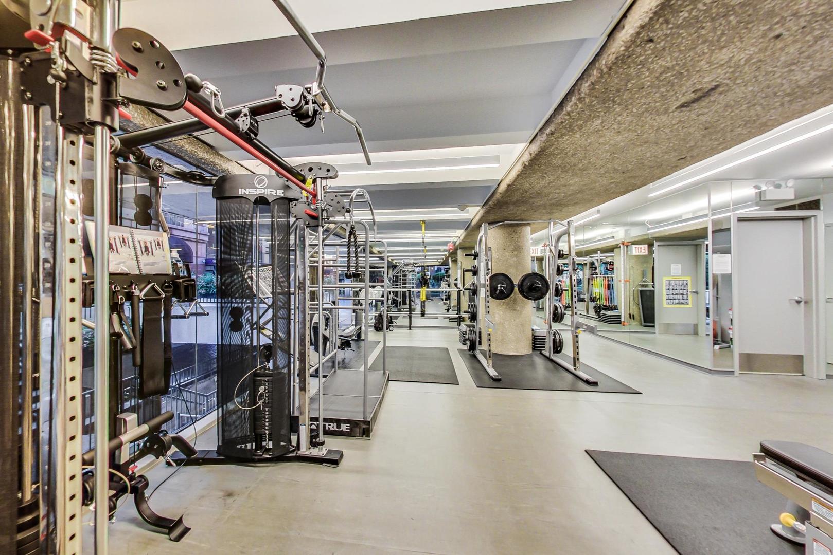 200 E Delaware Place Unit: 7F