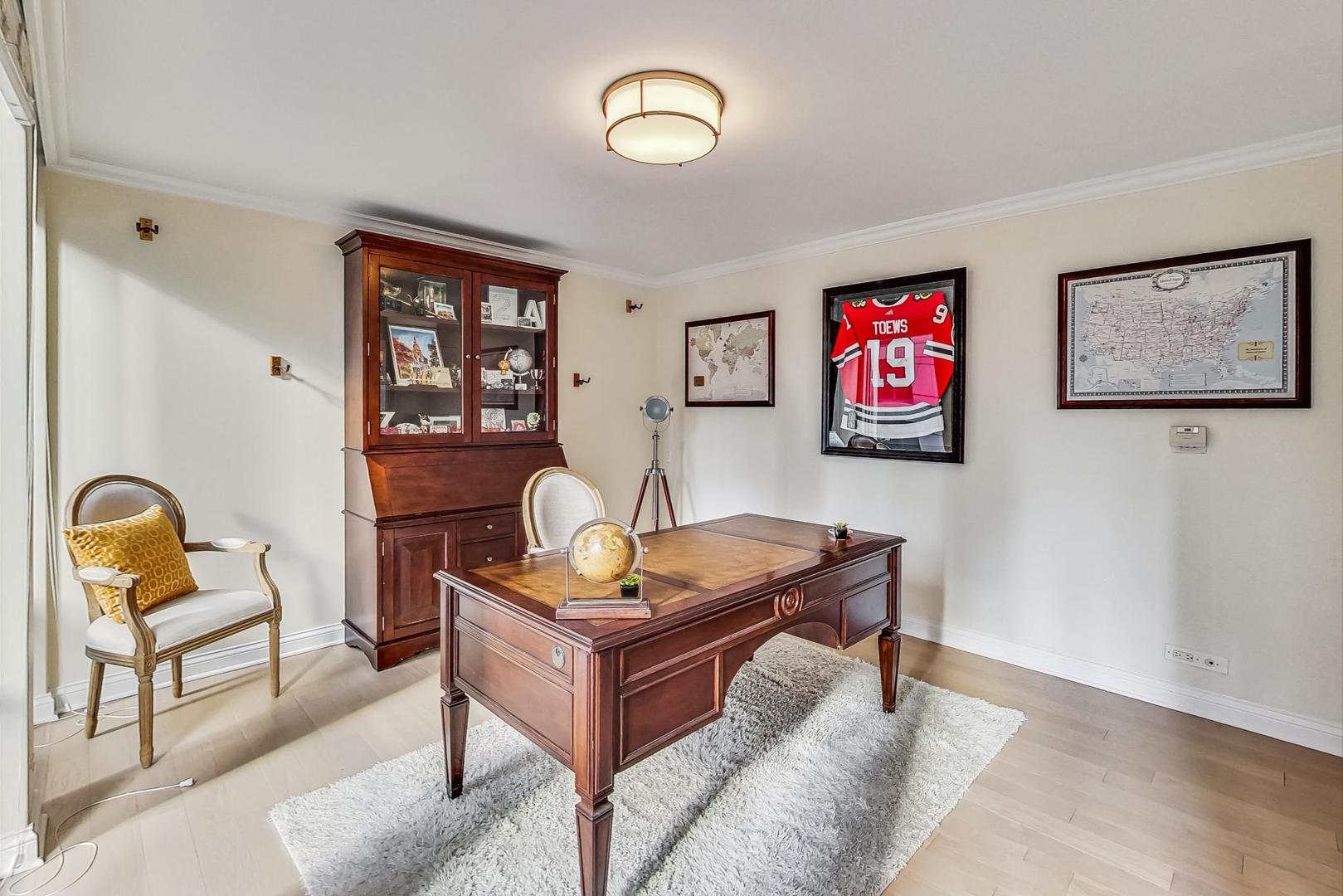 200 E Delaware Place Unit: 7F