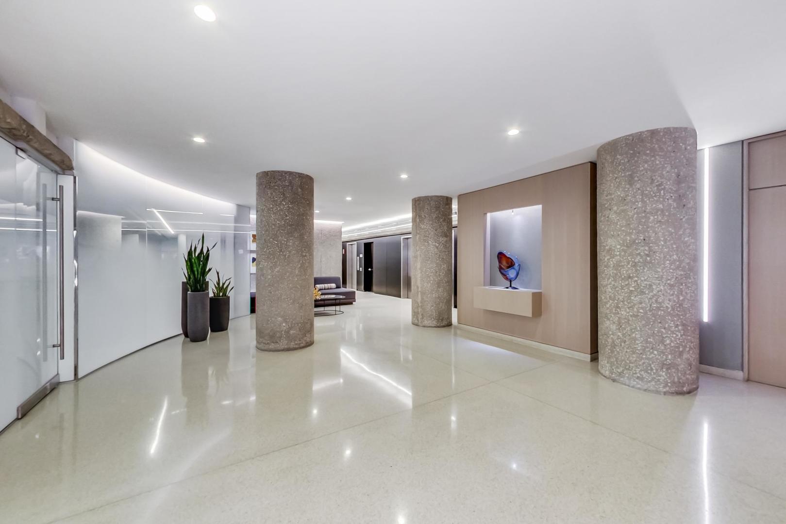 200 E Delaware Place Unit: 7F