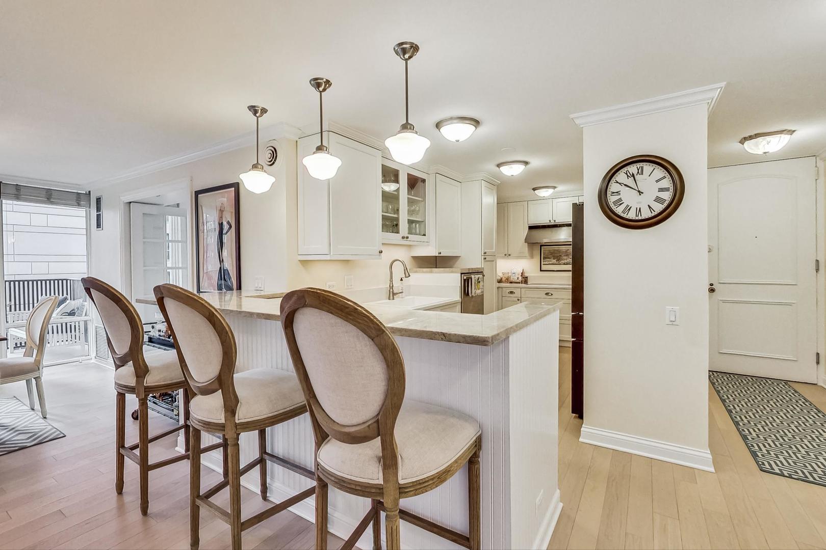 200 E Delaware Place Unit: 7F