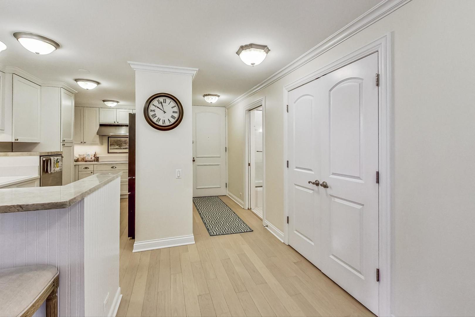 200 E Delaware Place Unit: 7F