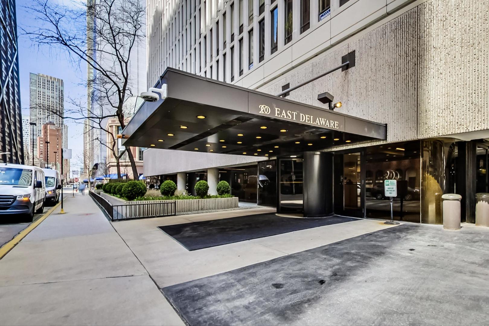 200 E Delaware Place Unit: 7F