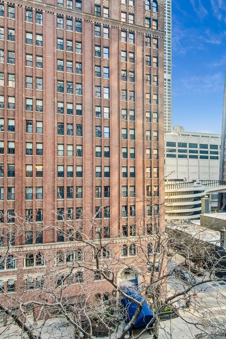 200 E Delaware Place Unit: 7F