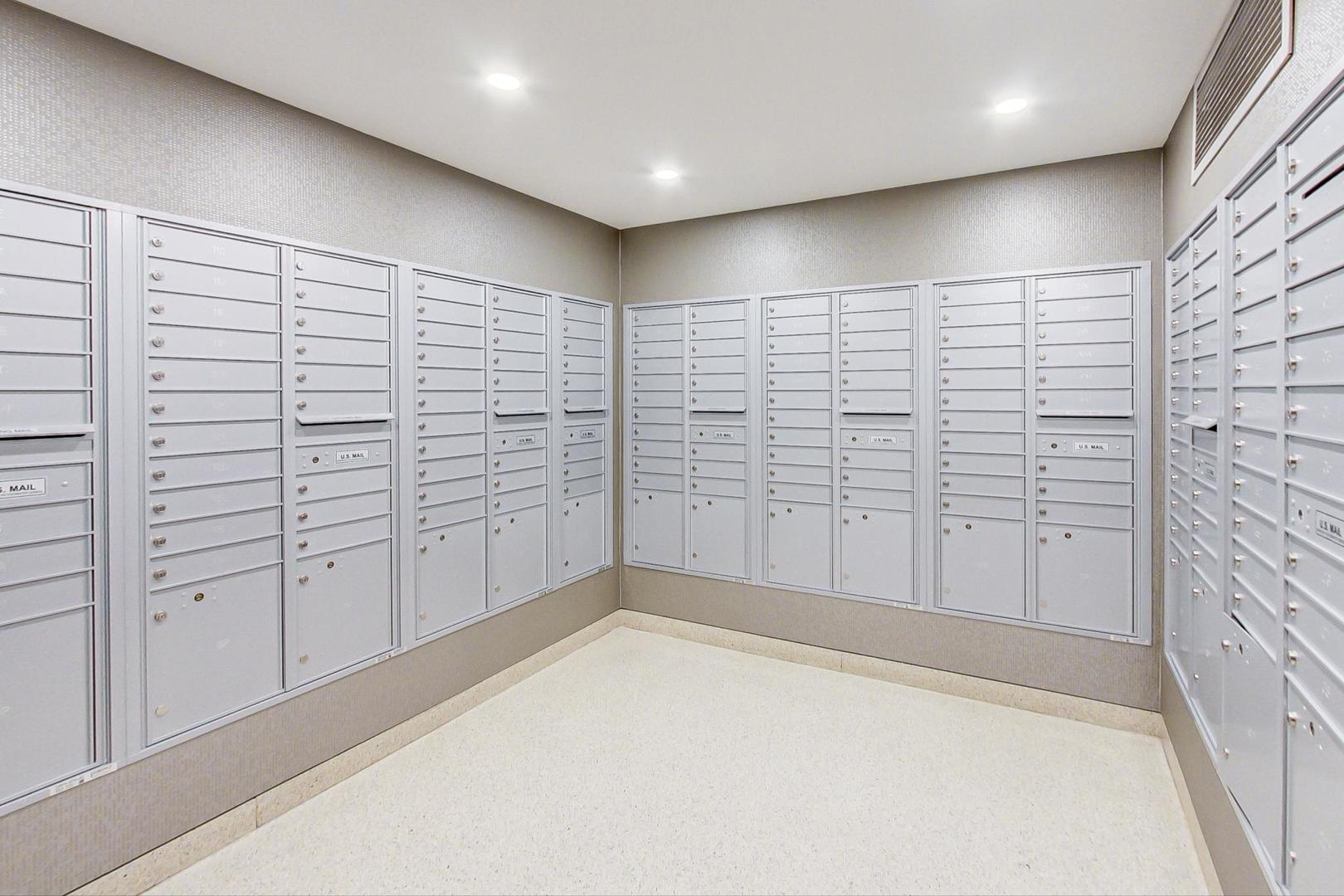 200 E Delaware Place Unit: 7F