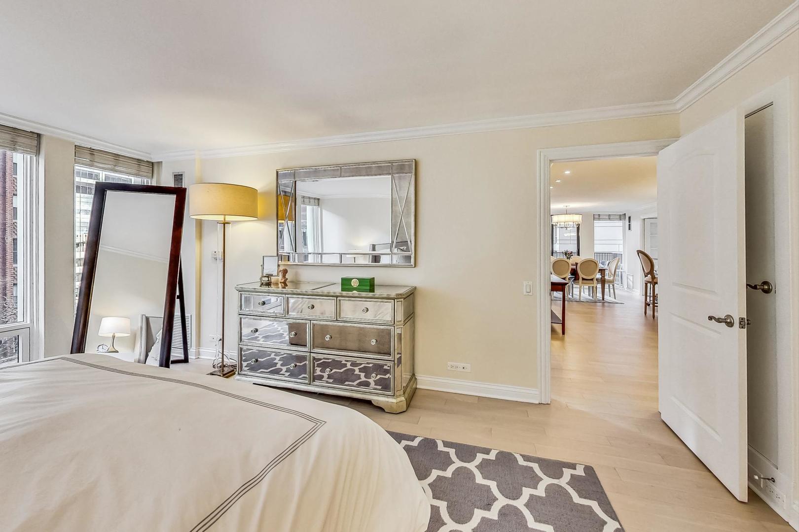 200 E Delaware Place Unit: 7F