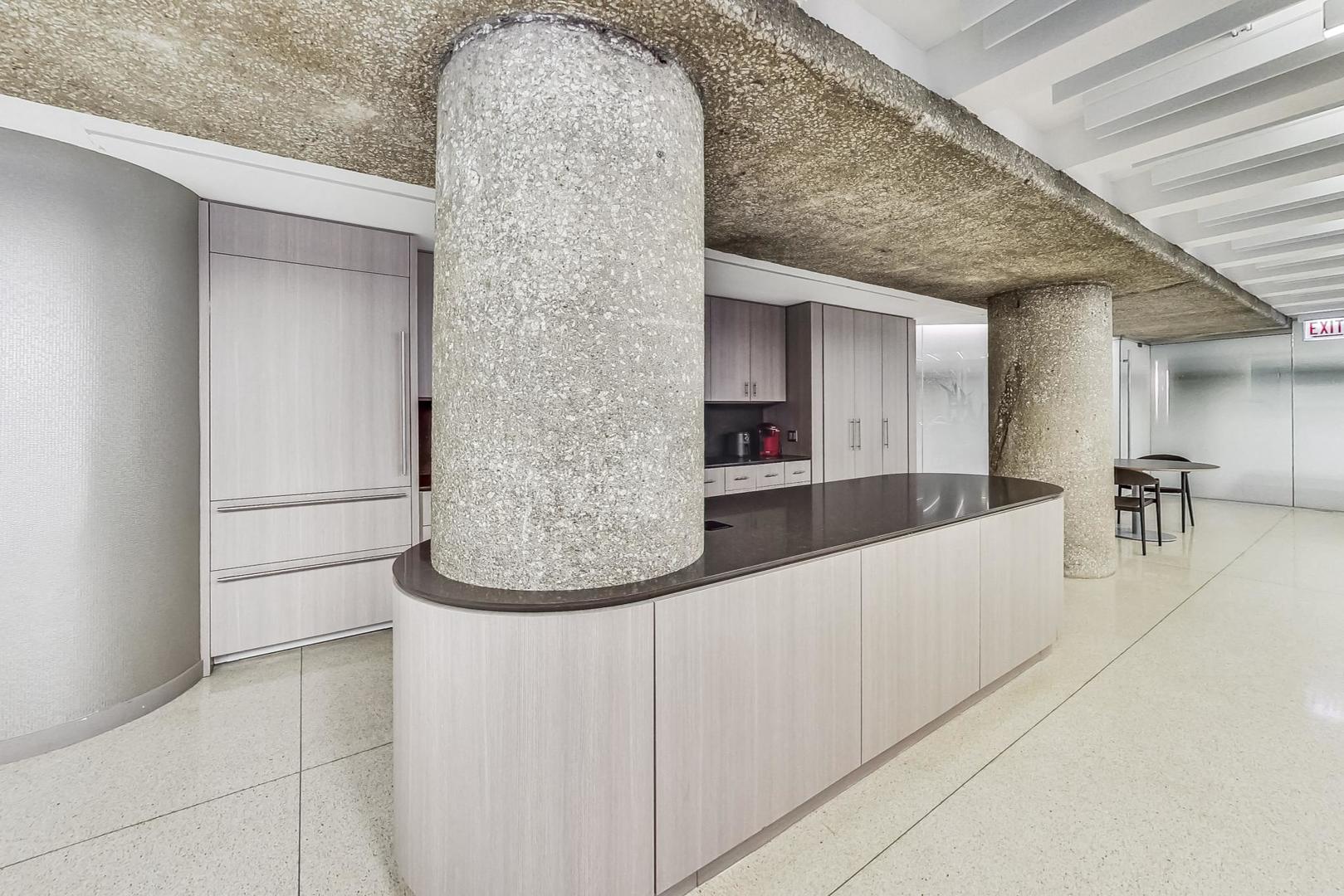 200 E Delaware Place Unit: 7F