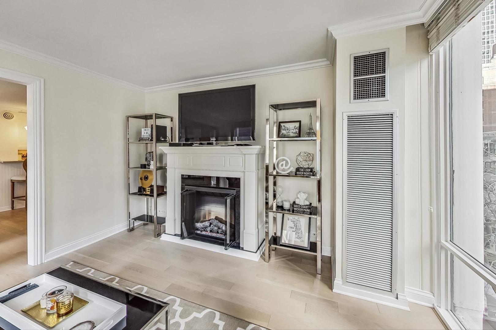 200 E Delaware Place Unit: 7F