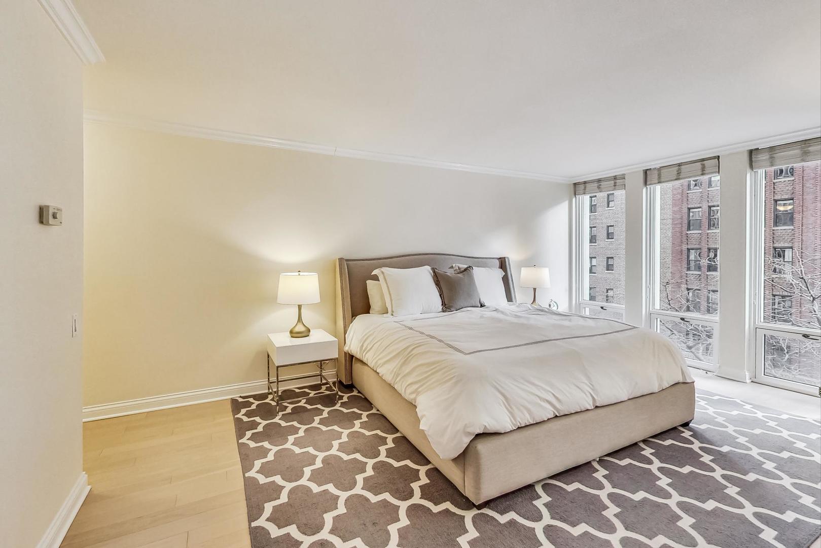 200 E Delaware Place Unit: 7F