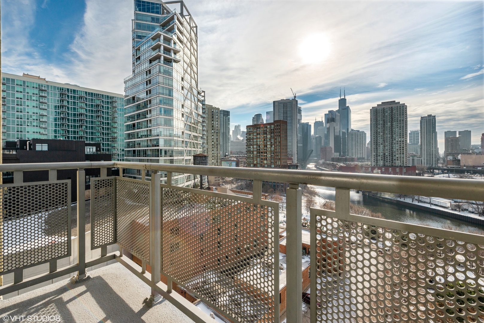 700 N Larrabee Street Unit: 809