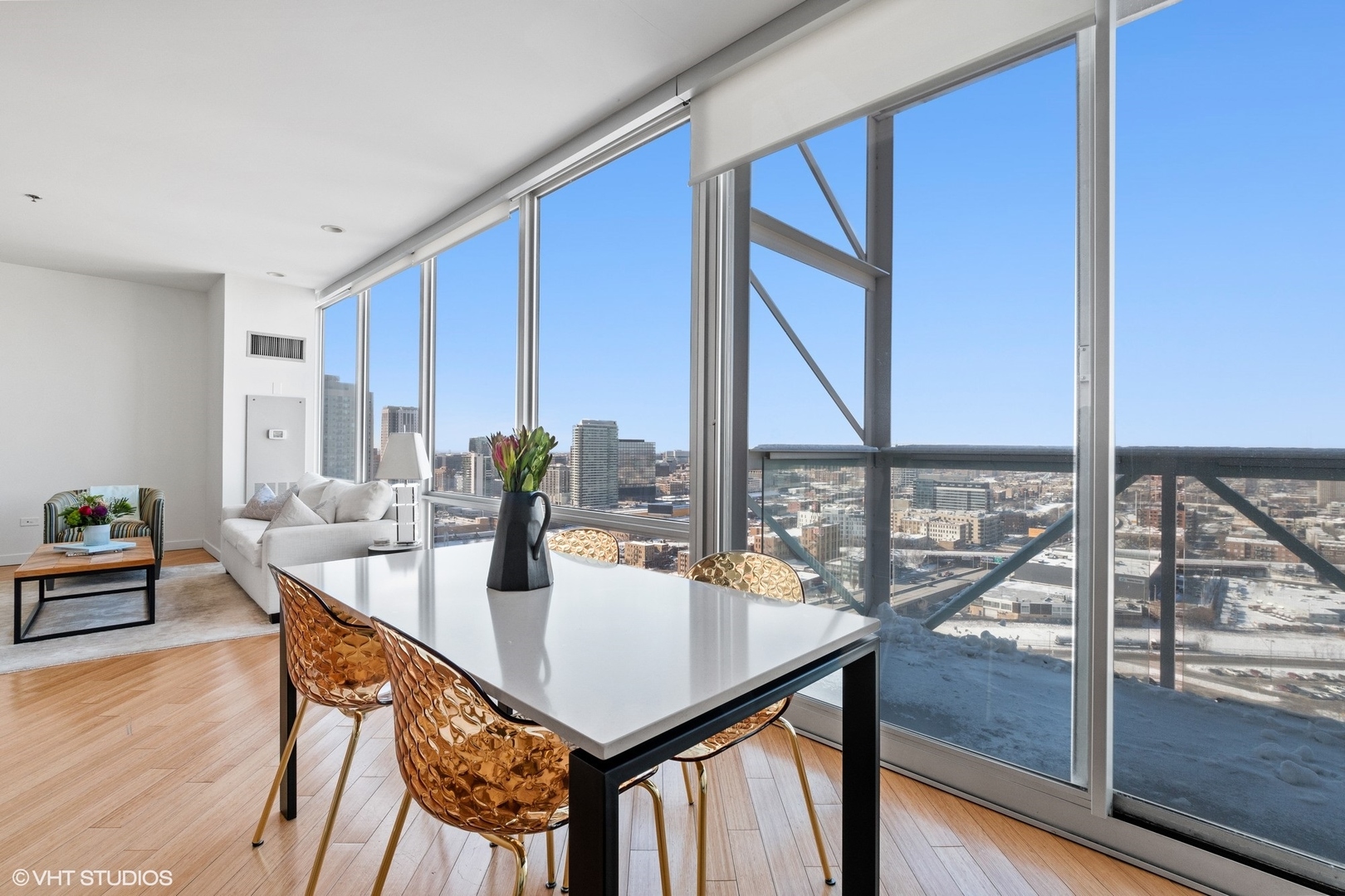 653 N Kingsbury Street Unit: 2402